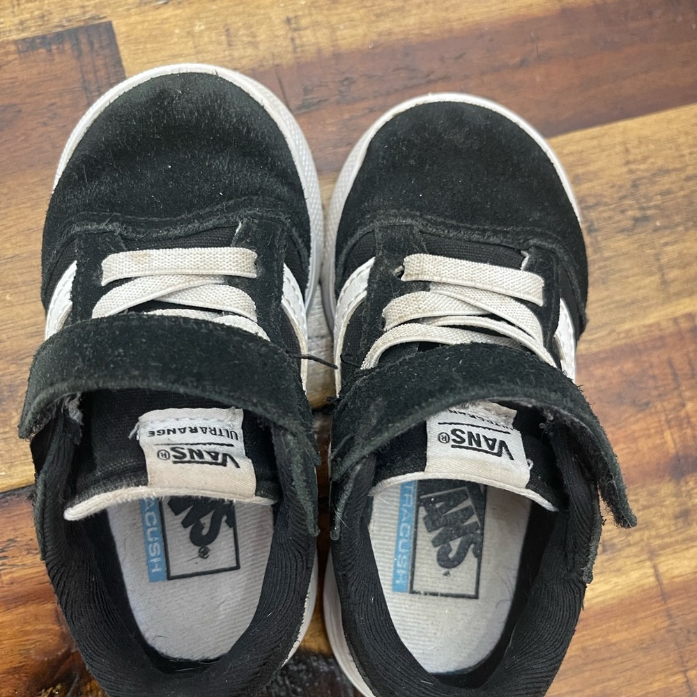 Vans Kids Ultrarange 66 V Black White Sneakers - Picture 8 of 12